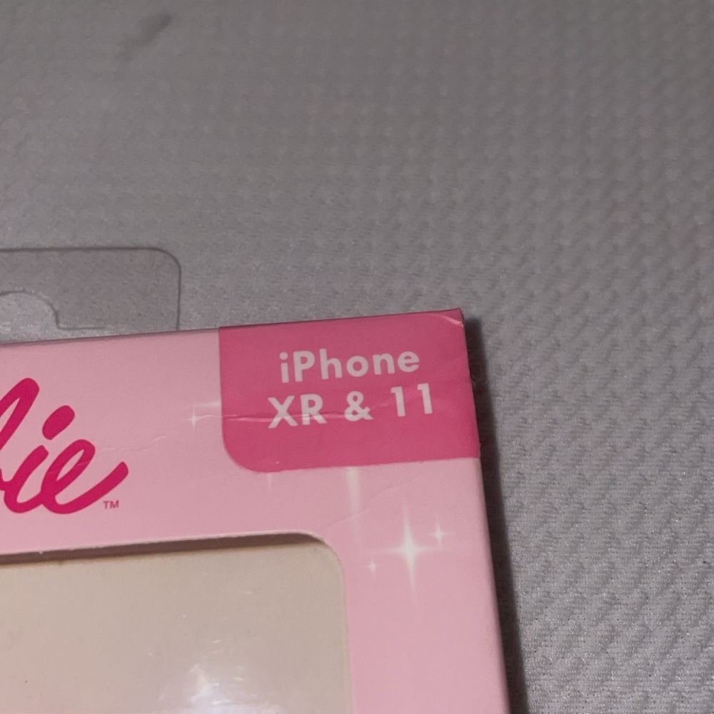 🎄 Barbie Phone Case for iphone xr &11 - Picture 3 of 5